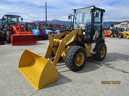 CATERPILLAR Wheel loaders 902C 2015