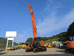 HITACHI Excavators ZX225USRLCK-6 2019