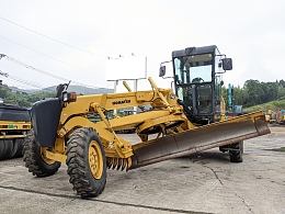 KOMATSU Graders GD405A-3 2008