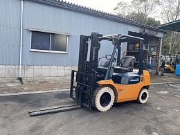 TOYOTA Forklifts 02-7FD25 2001