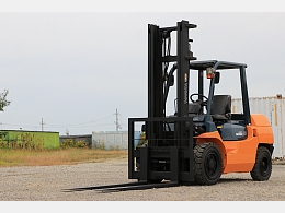 TOYOTA Forklifts 02-7FDK40 2013