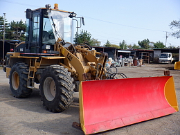 CATERPILLAR Wheel loaders 910G2 2002