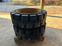 CATERPILLAR Used Parts Tires -