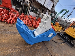 オカダアイヨン アタッチメント(建設機械) 小割機 -