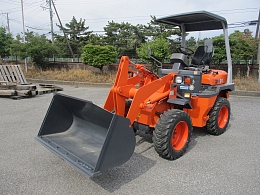 日立建機 タイヤショベル(ホイールローダー) ZW20 2014年