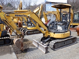 コマツ ミニ油圧ショベル(ミニユンボ) PC30MR-3 2013年