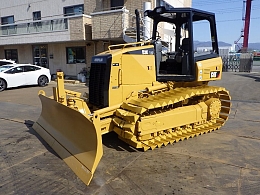 CATERPILLAR Bulldozers D3K 2011