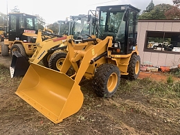 CATERPILLAR Wheel loaders 902B 2012
