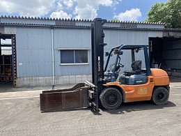 TOYOTA Forklifts 7FDK40 2014