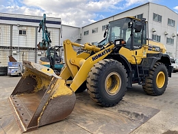 KOMATSU Wheel loaders WA270-8 2019