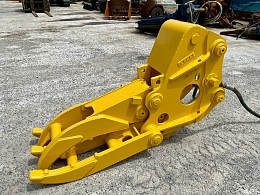 機械式フォーク油圧式フォーク整備済み沢山揃えております♪