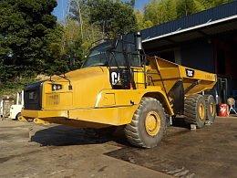 CATERPILLAR Carrier dumps 725C 2015