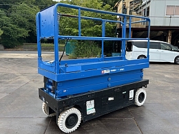 AICHI Aerial work Platforms (self-propelled) SV06B 2006