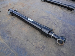 CATERPILLAR Used Parts Cylinder 2017