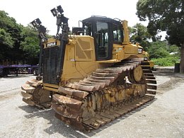 キャタピラー ブルドーザー D6T 2013年