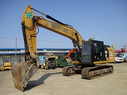 キャタピラー 油圧ショベル(ユンボ) 320E 2017年