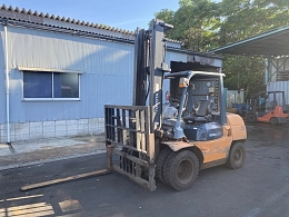 TOYOTA Forklifts 02-7FD35 2013