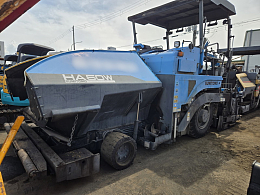 住友建機　HA60W  アスファルトフィニッシャー　1/50 sddefault.jpg