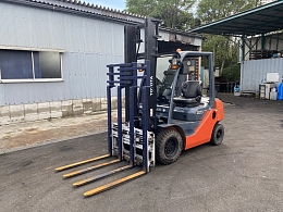 トヨタ フォークリフト 02-8FD20 2017年