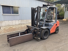 TOYOTA Forklifts 02-8FD25 2009