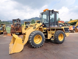 キャタピラー タイヤショベル(ホイールローダー) 910G2 2005年