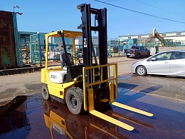TCM フォークリフト FD25Z2S -