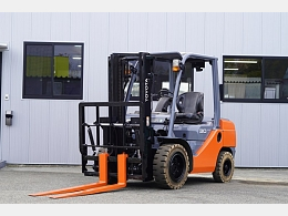 TOYOTA Forklifts 02-8FG30 2013