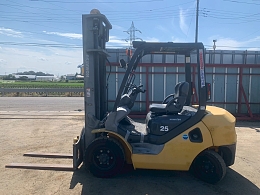 中古コマツ FD25T-17(フォークリフト)(1ページ目) | 中古建機なら