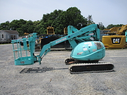 前田製作所 自走式高所作業車 HF070R 2004年