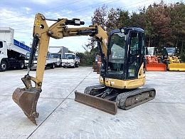 キャタピラー ミニ油圧ショベル(ミニユンボ) 040E SR 2017年