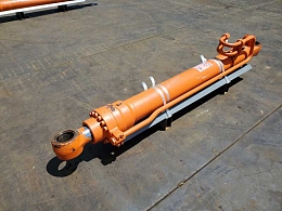 日立建機 中古パーツ シリンダー -
