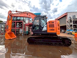 HITACHI Excavators ZX225US-5B 2016