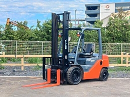 中古トヨタ 02-8FD25(フォークリフト)(1ページ目) | 中古建機なら