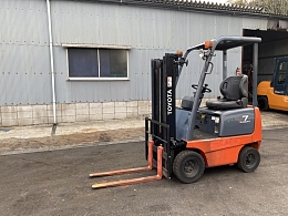 ★TOYOTA ★ 4SGL7★ショベルローダー★ガソリン★MT★フォークリフト 2輪駆動ショベル『ショベルローダー』 | 株式会社豊田自動織機 トヨタ