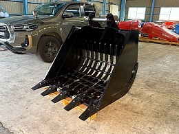 Maxis Corporation New attachments Skeleton bucket 2025