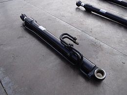 CATERPILLAR Used Parts Cylinder 2017