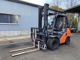 TOYOTA Forklifts 52-8FD30 2012
