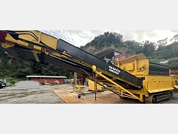 KOMATSU Wood chippers/Crushers BM595F 2002