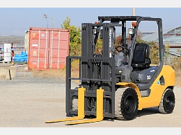 KOMATSU Forklifts FG30T-17 2015