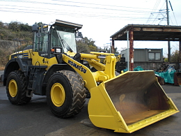 KOMATSU Wheel loaders WA380-8 2019