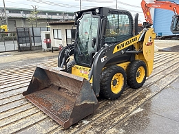 ニューホランド Tiresショベル(Wheel Loaderー) L215 202001