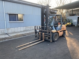 TOYOTA Forklifts 02-7FD35 2009