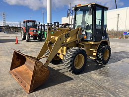 CATERPILLAR Wheel loaders 902B 2006