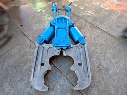 オカダアイヨン アタッチメント(建設機械) 大割機 -