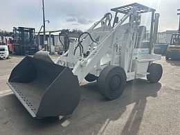 ユニキャリア タイヤショベル(ホイールローダー) SD25-2 2016年