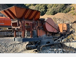 HITACHI Wood chippers/Crushers HR240G 2001