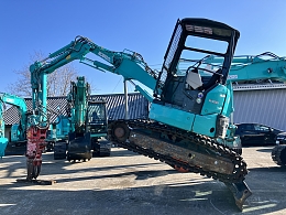 コベルコ建機 ミニ油圧ショベル(ミニユンボ) SK30UR-6 2018年