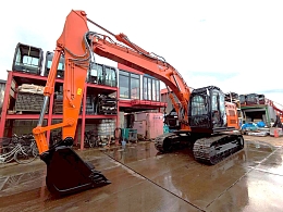 HITACHI Excavators ZX225USRK-6 2021
