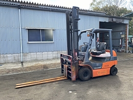 TOYOTA Forklifts 7FB25 2015