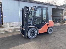 トヨタ フォークリフト 52-8FD30 2014年